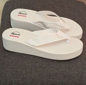 Alpine Swiss Women's New White Platform Sandals..9